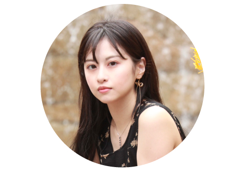 髙久梓（たかく・あずさ）